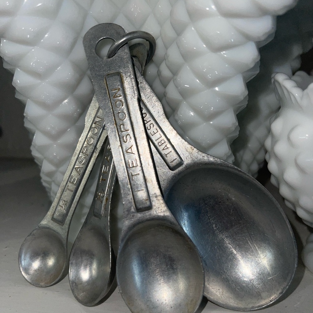 Vintage aluminum Measuring Spoons Set